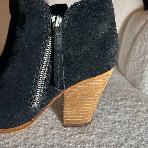 Dolce Vita Elisa Black Suede Ankle Boots - Picture 3 of 3